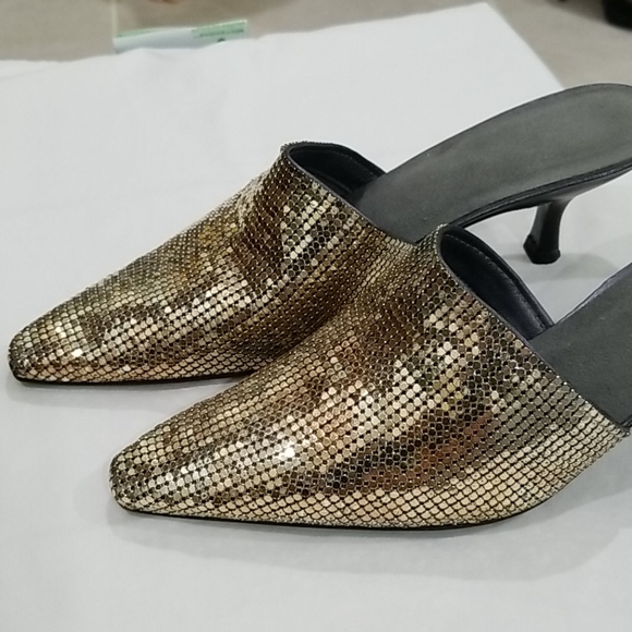 Stuart Weitzman Gold Metal Mesh Kitten Heel 8 - Picture 2 of 3